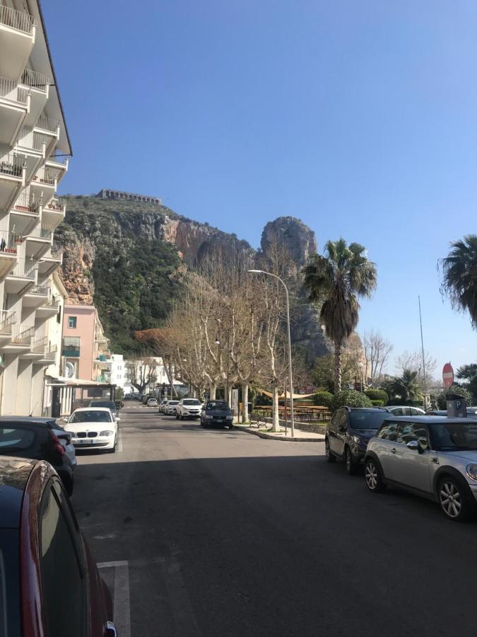B E B Riviera Di Levante Terracina Exterior photo